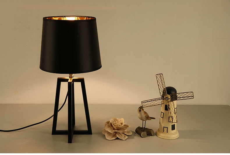 Metal Bedroom Bedside Simple Table Lamp - Rankz 