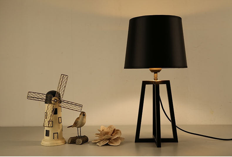 Metal Bedroom Bedside Simple Table Lamp - Rankz 