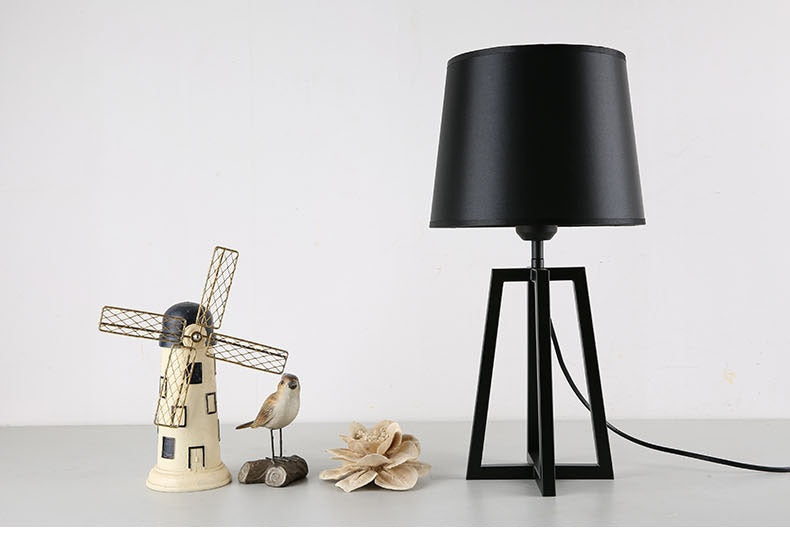 Metal Bedroom Bedside Simple Table Lamp - Rankz 